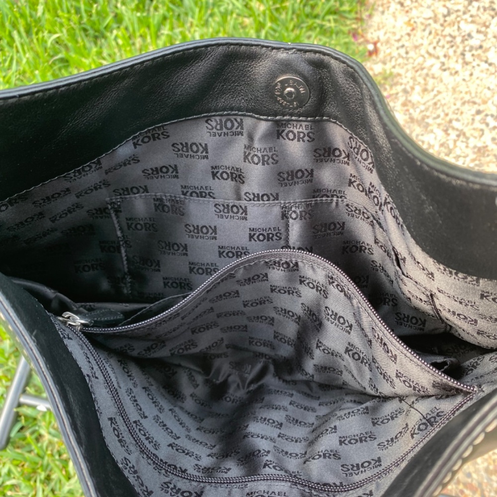 SOLD - Michael Kors hobo *NWOT* Uptown Astor large black leather hobo - Picture 4 of 14